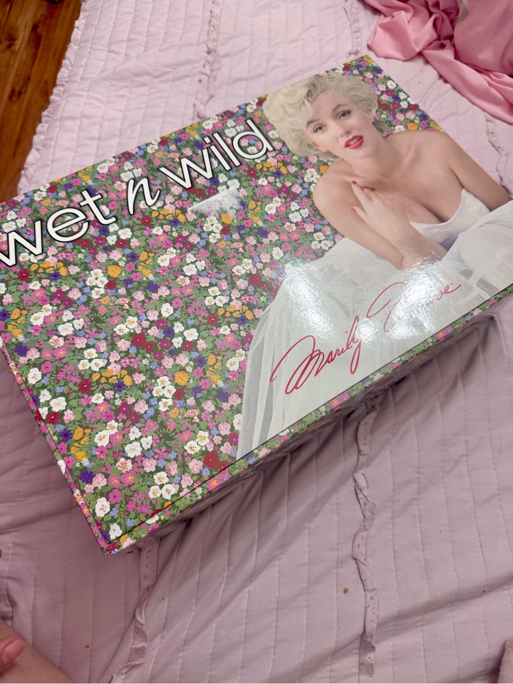 Wet n Wild Holiday Marilyn Monroe Limited Box Set 22 pcs New In Box